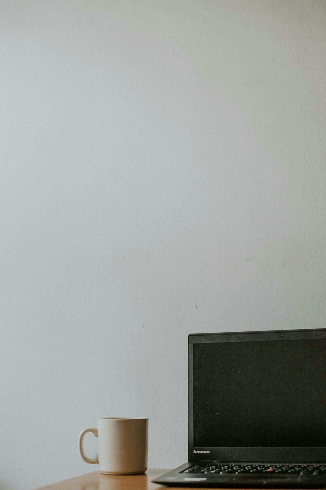 black-flat-screen-tv-on-white-wall-ee4pjntseu0